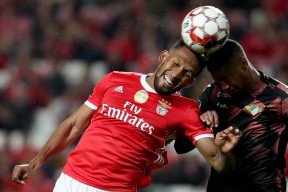 爱游戏官方入口-窗口期葡超焦点战；新疆广汇单刀错失；态度坚定；赛季目标并未改变(新疆广汇对阵山西)